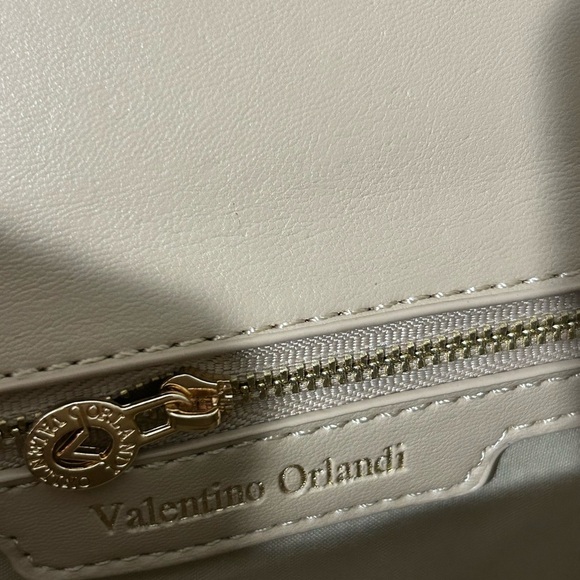 Valentino by Mario Valentino Tan Quilted Crossbody Camera Bag NWT - Picture 9 of 11